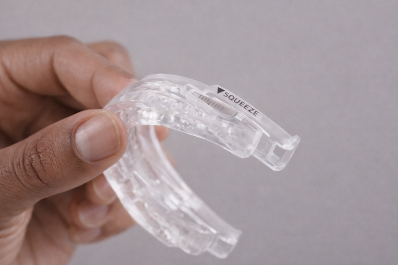 <strong>Step 2: Mold to your teeth</strong>